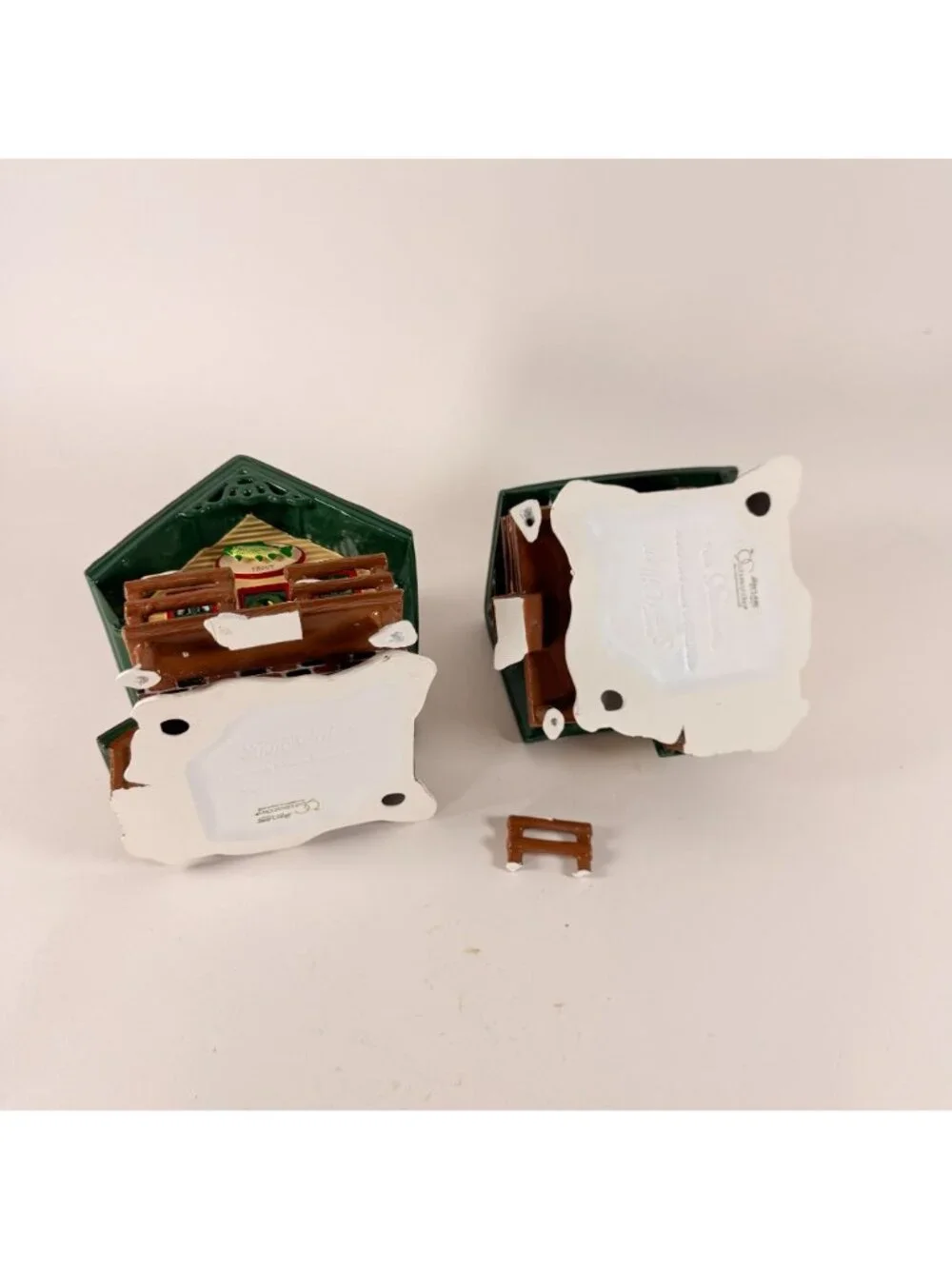 Dept 56 Snow Village Set Of 2 Fisherman’s Nook Cabins Lighted 54615 damaged